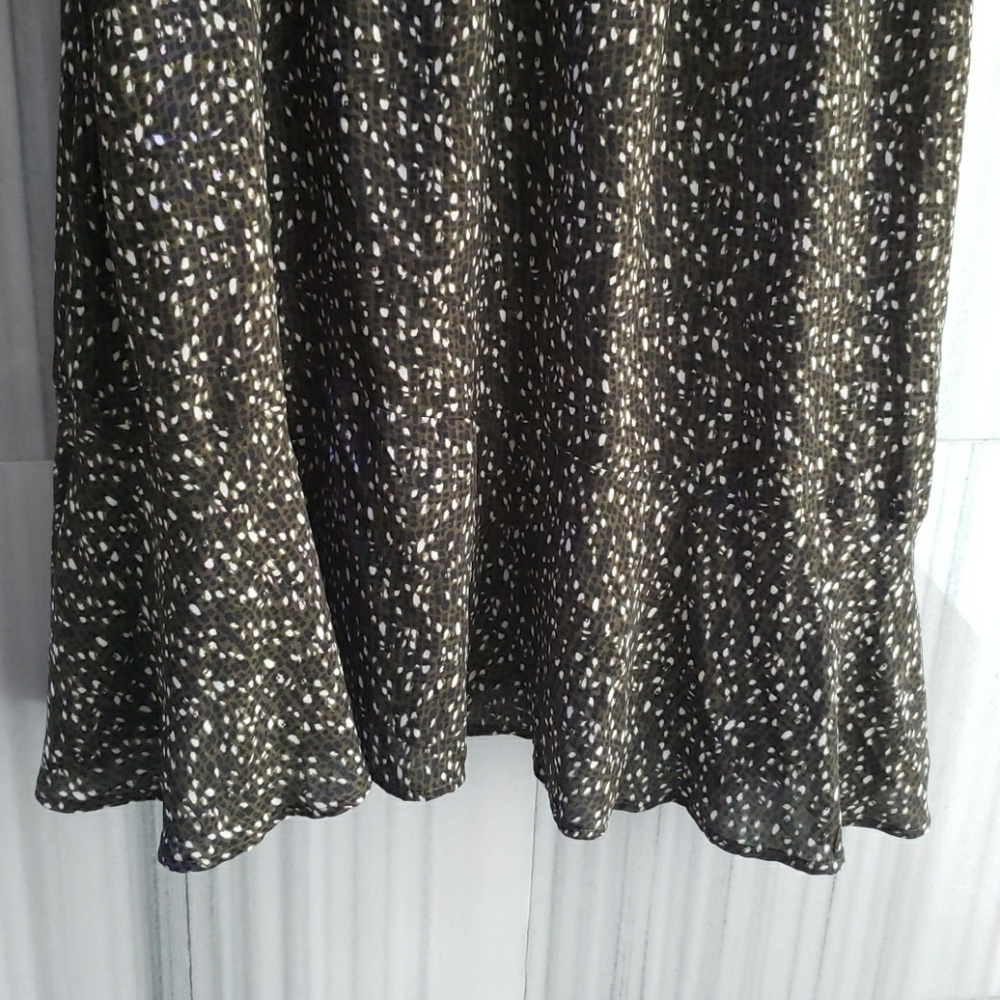 Dress - Picture 8 of 8